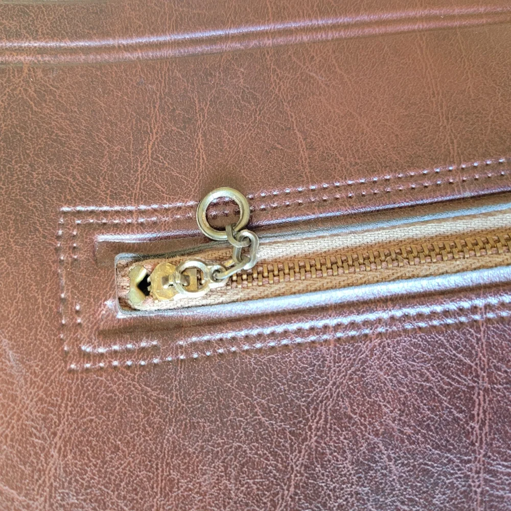 Vintage Leather Attaché Briefcase. American Portfolio Co. New York. USA made.